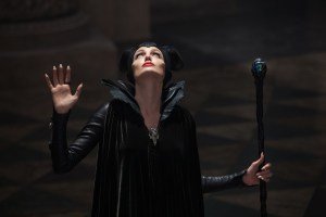 maleficent-angelina-jolie3-600x400