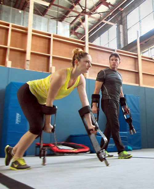 judy-greer-apes-training-0522014-144011