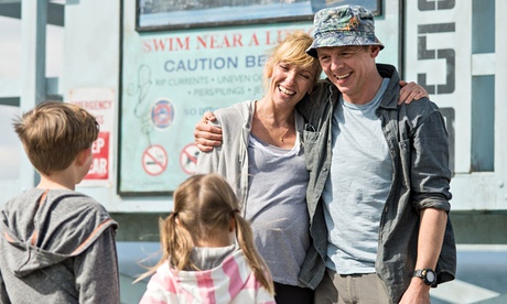 Simon Pegg and Toni Collette in Hector and the Search for Happiness