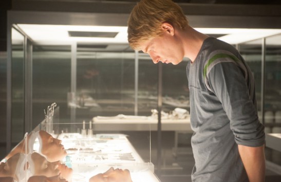 movies-ex-machina-domhnall-gleeson-01