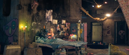 chappie-movie-teaser-screenshot-yolandi-vier