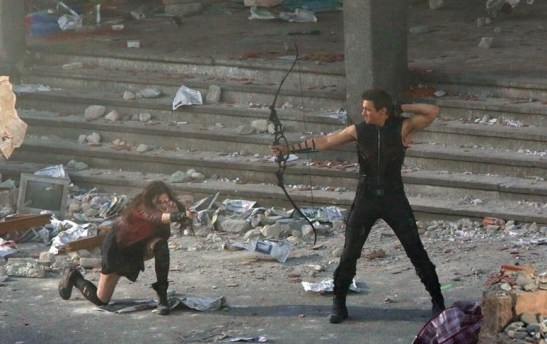 hawkeye-and-scarlett-witch-from-avengers-age-of-ultron-e1395754759355