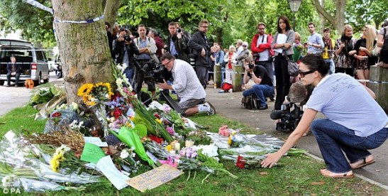 article-2018258-0D241BEB00000578-365_634x321