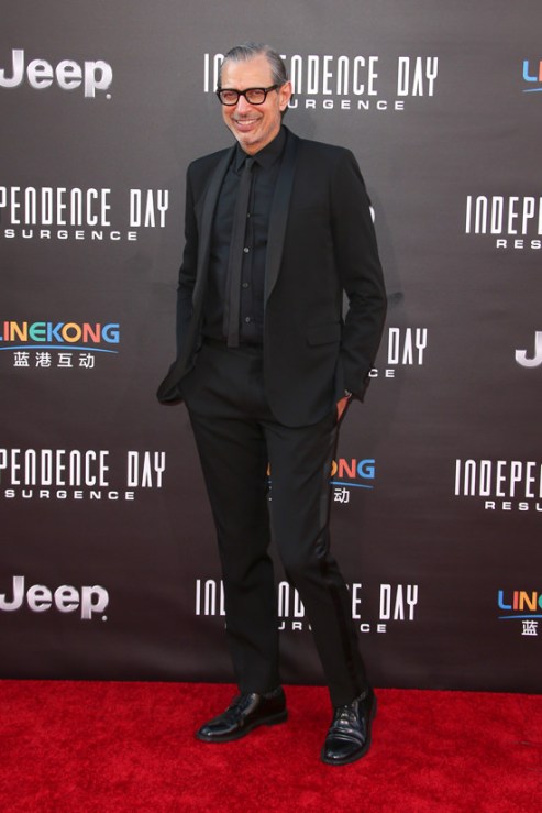 Independence-Day-Resurgence-Los-Angeles-Premiere-Red-Carpet-Rundown-Tom-Lorenzo-Site-6