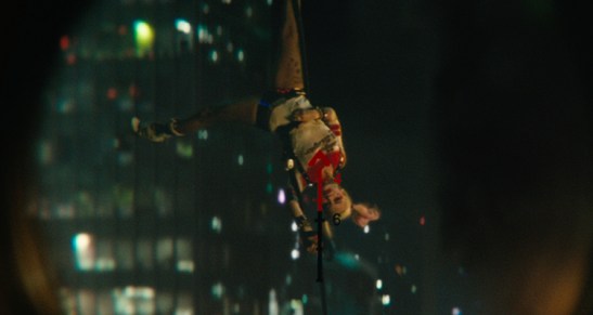 harley-quinn-suicide-squad-helicopter-scene-193925