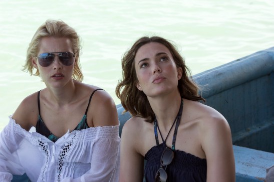 Mandy-Moore-Claire-Holt-47-Meters-Down