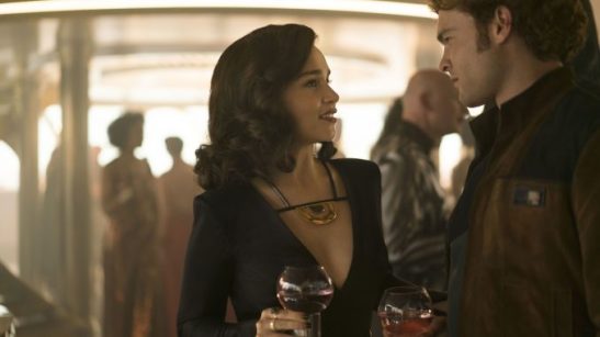 star-wars-exclusive-alden-ehrenreich-emilia-clarke-get-wet-in-deleted-solo-scene-678x381