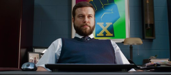 Sleeveless-pullover-Taran-Killam-in-Night-School-2018